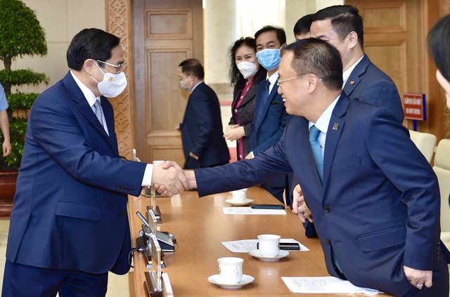 越南政府总理范明正会见全国典范企业家代表